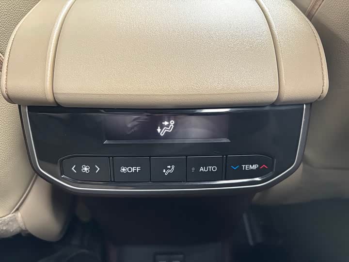 Фото 15 - Toyota Highlander