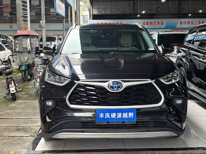 Фото 2 - Toyota Highlander