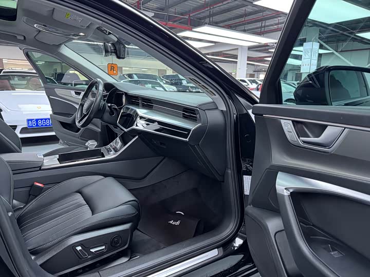 Фото 10 - Audi A6L