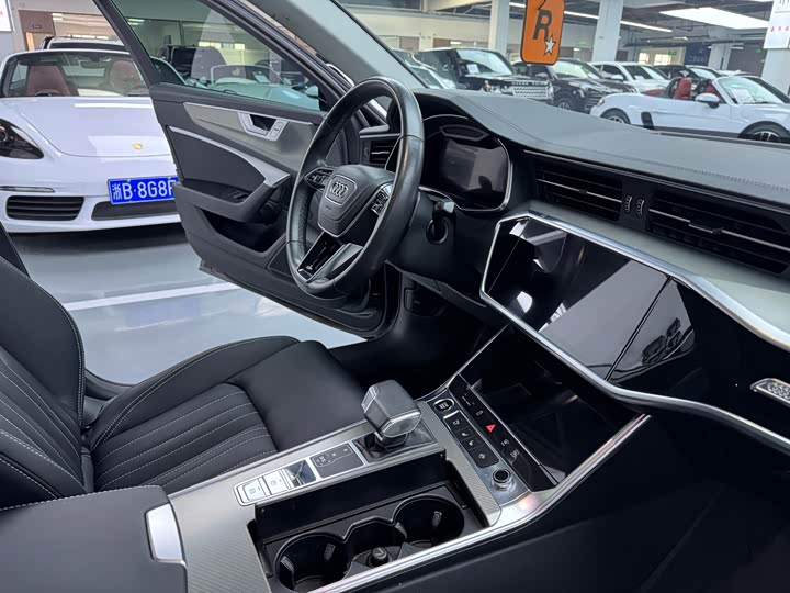 Фото 11 - Audi A6L