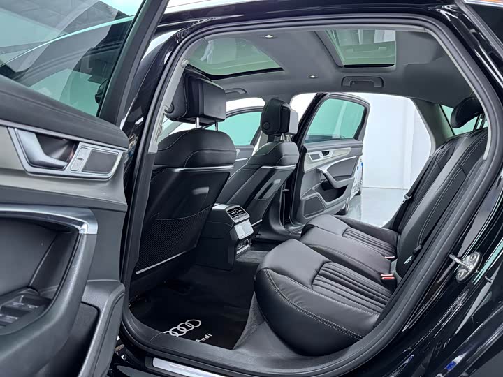 Фото 12 - Audi A6L