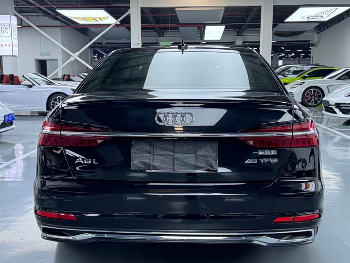 Фото 18 - Audi A6L