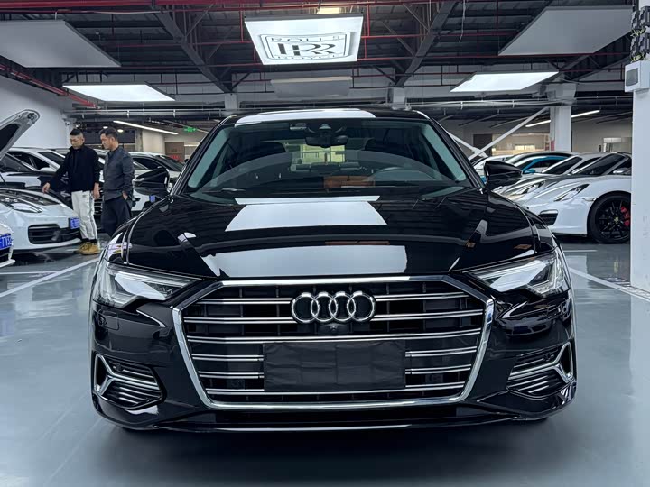 Фото 2 - Audi A6L
