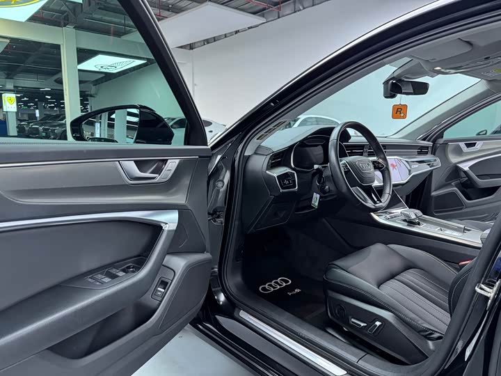 Фото 4 - Audi A6L