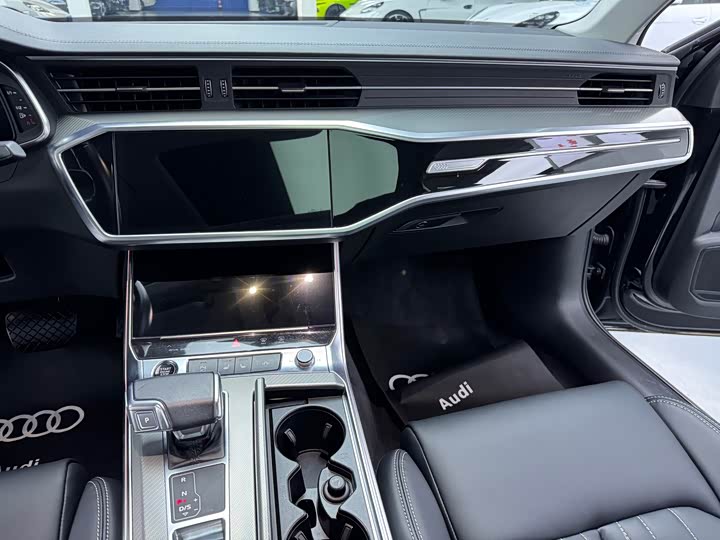 Фото 9 - Audi A6L