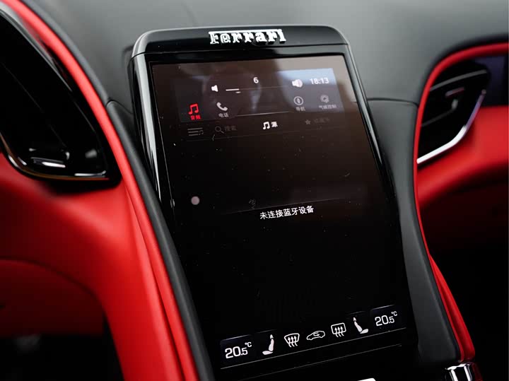 Фото 18 - Ferrari Roma