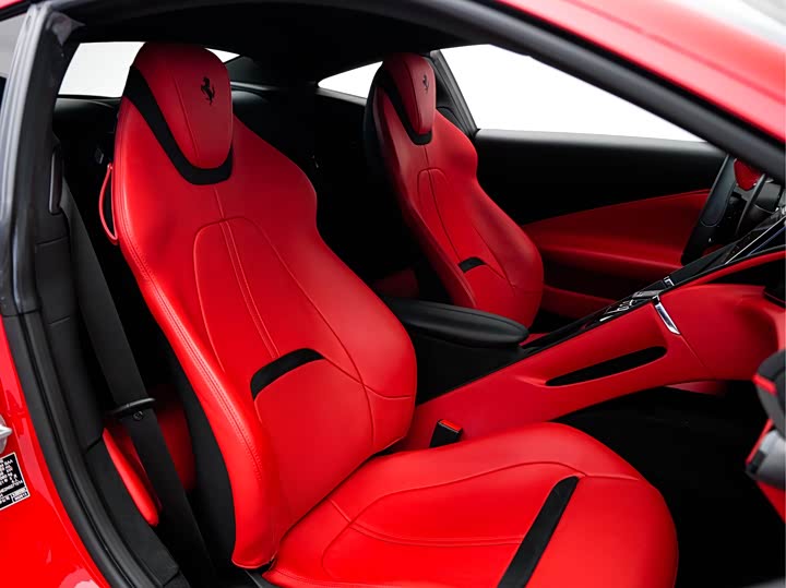 Фото 22 - Ferrari Roma