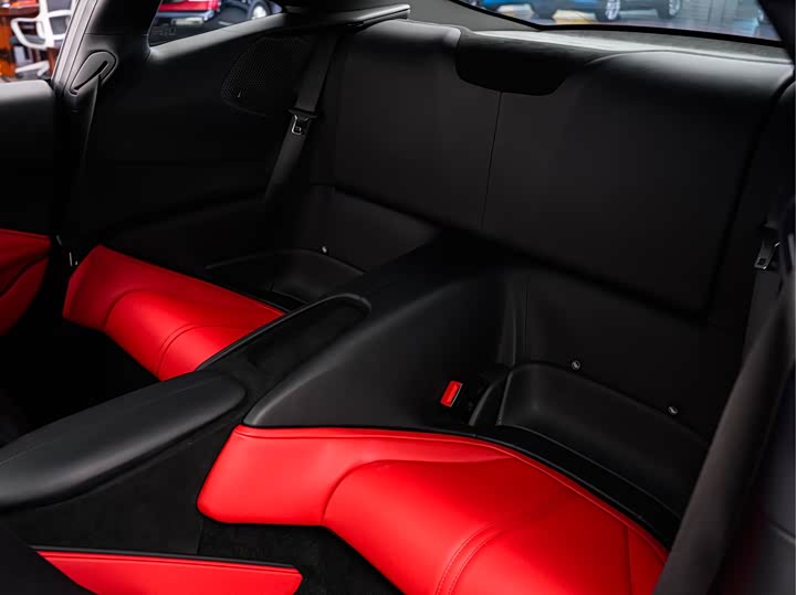 Фото 25 - Ferrari Roma