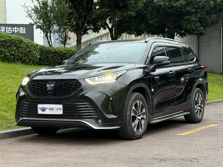 Фото 1 - Toyota Crown Kluger