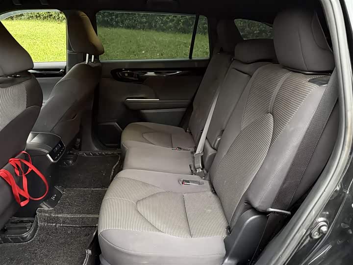 Фото 10 - Toyota Crown Kluger