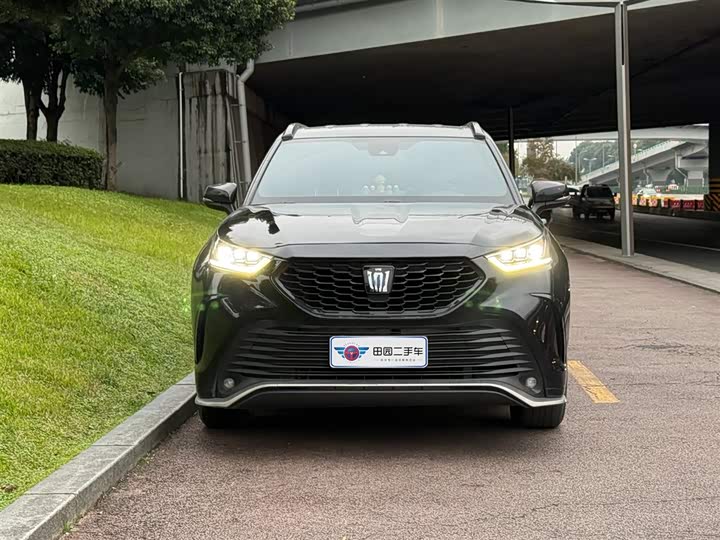 Фото 2 - Toyota Crown Kluger