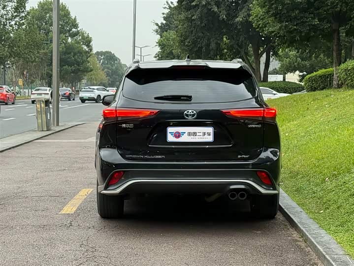 Фото 5 - Toyota Crown Kluger