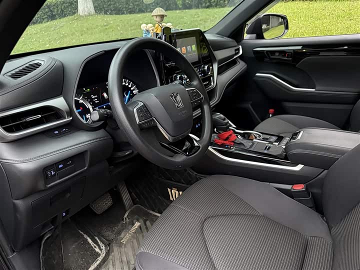 Фото 7 - Toyota Crown Kluger