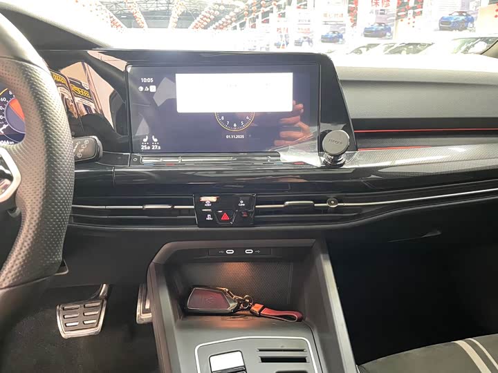 Фото 11 - Volkswagen Golf