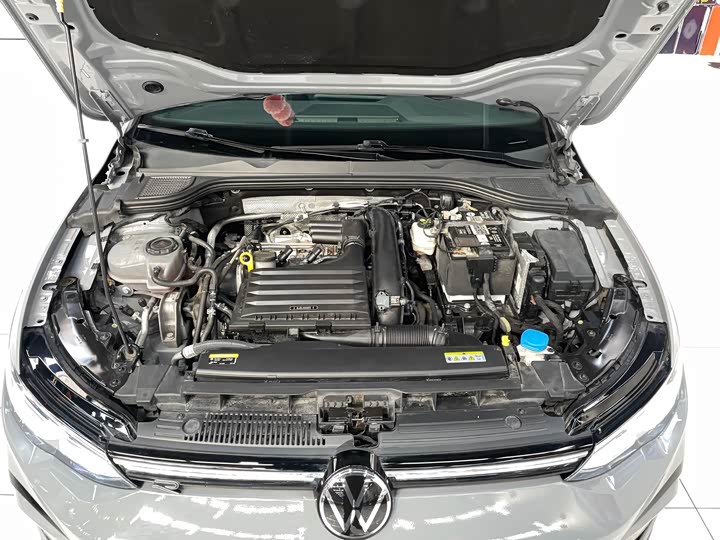 Фото 19 - Volkswagen Golf