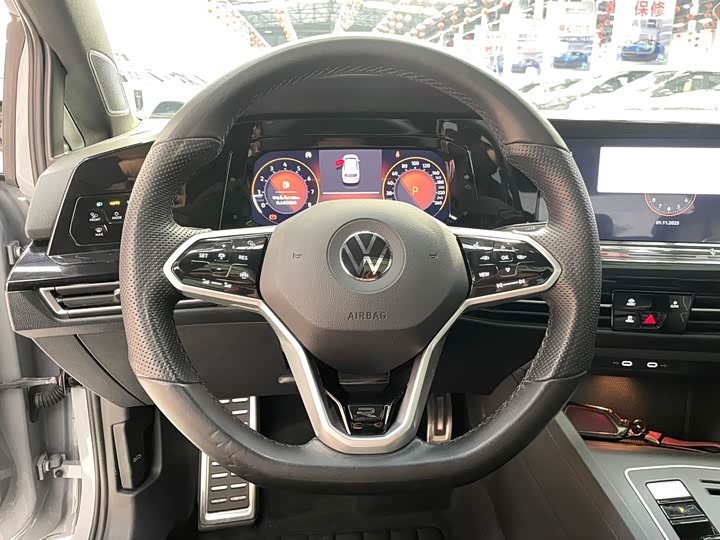 Фото 7 - Volkswagen Golf