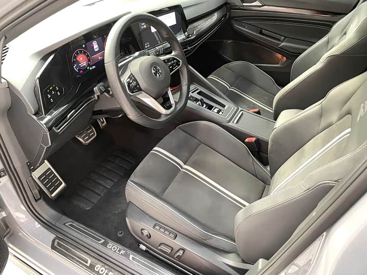 Фото 8 - Volkswagen Golf