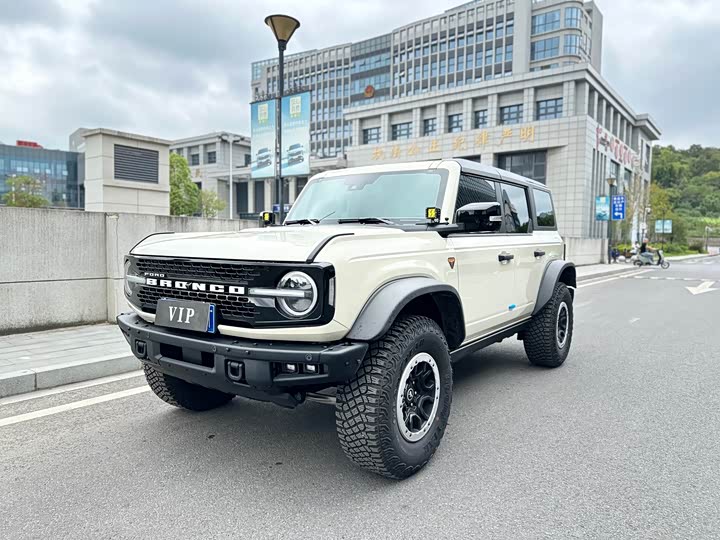 Фото 1 - Ford Bronco