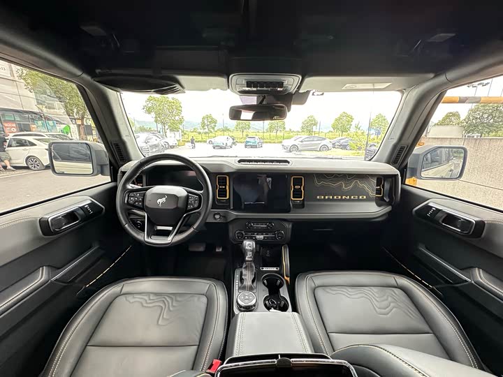 Фото 10 - Ford Bronco