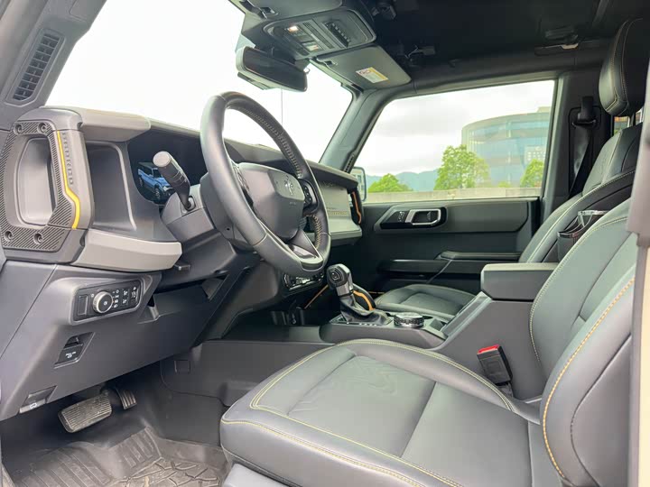 Фото 11 - Ford Bronco