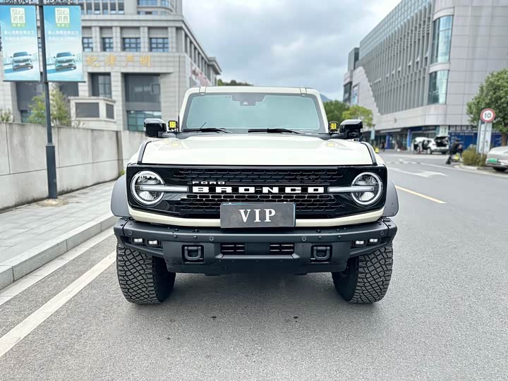 Фото 2 - Ford Bronco