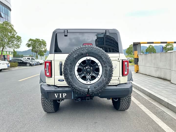 Фото 5 - Ford Bronco