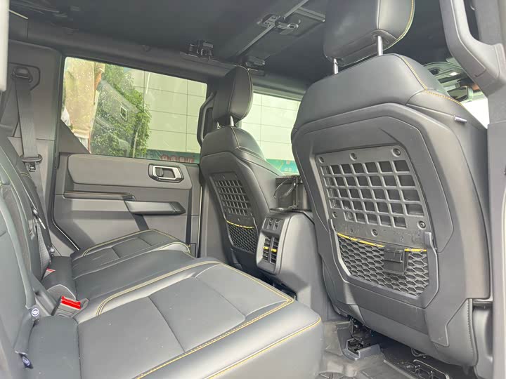 Фото 8 - Ford Bronco