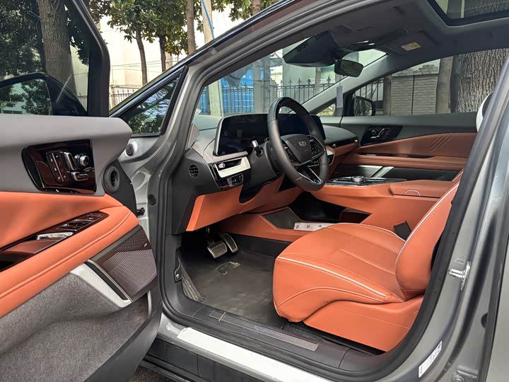 Фото 11 - Cadillac Optiq