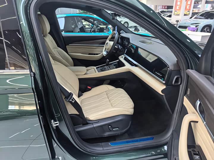 Фото 16 - Geely Monjaro