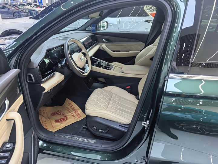 Фото 6 - Geely Monjaro