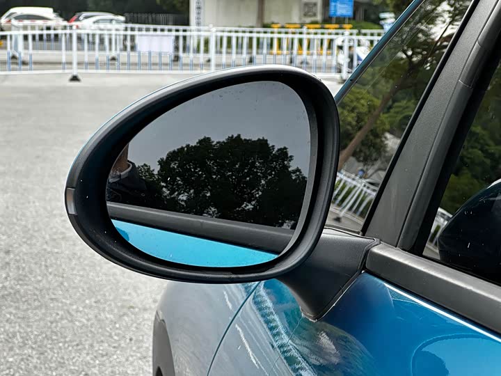 Фото 23 - BYD Dolphin