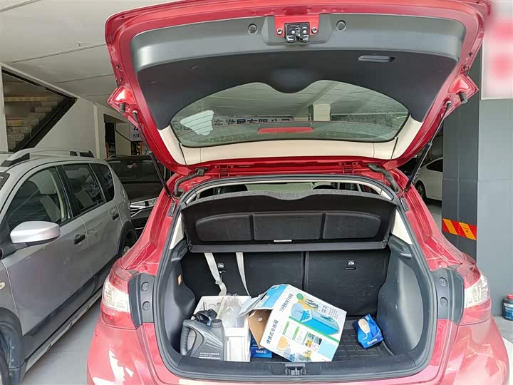 Фото 19 - Nissan Tiida