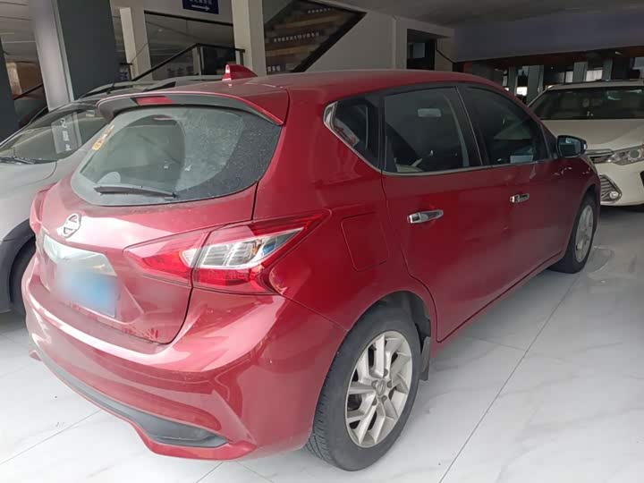 Фото 7 - Nissan Tiida