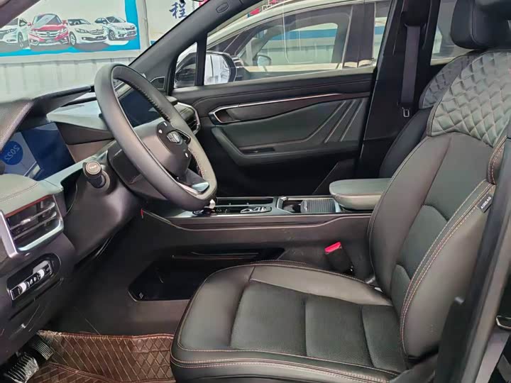 Фото 4 - Geely Okavango L