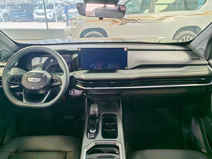 Фото 6 - Geely Okavango L