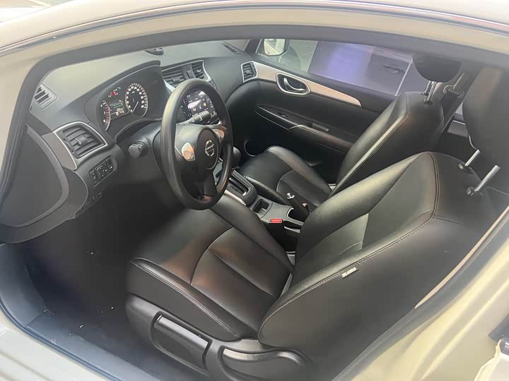 Фото 2 - Nissan Sylphy