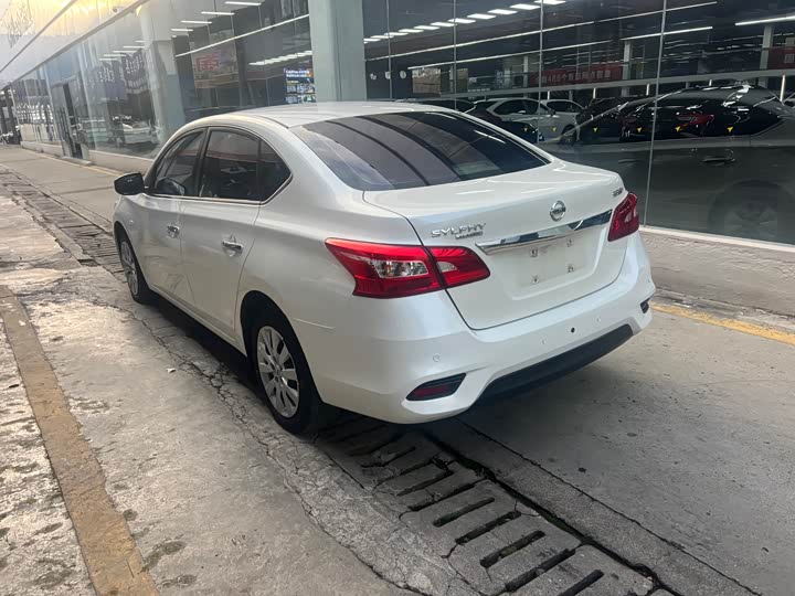 Фото 6 - Nissan Sylphy