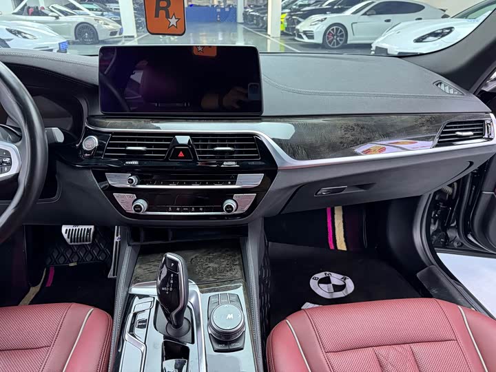 Фото 10 - BMW 5 Series