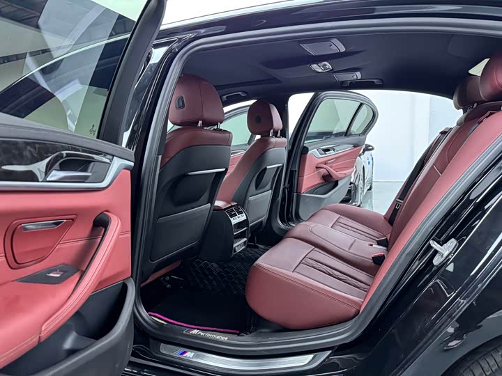 Фото 12 - BMW 5 Series