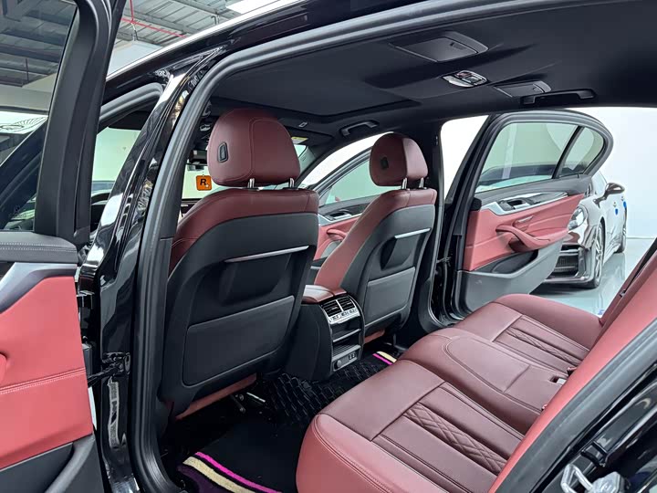 Фото 13 - BMW 5 Series