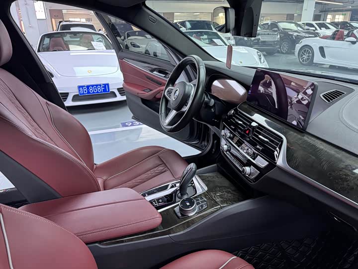 Фото 17 - BMW 5 Series