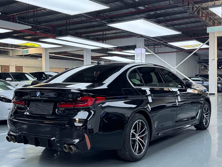 Фото 19 - BMW 5 Series