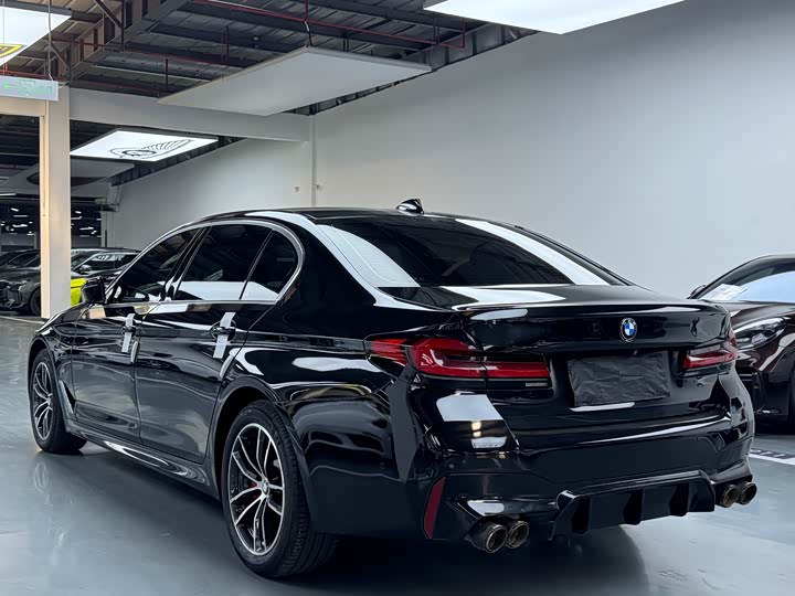 Фото 21 - BMW 5 Series
