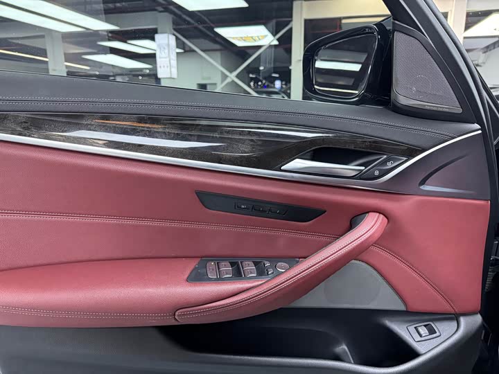 Фото 5 - BMW 5 Series