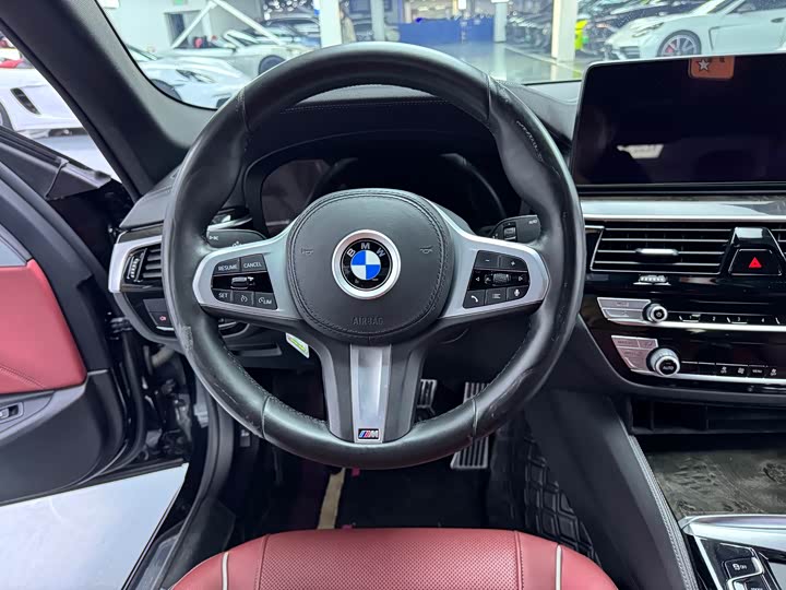 Фото 9 - BMW 5 Series