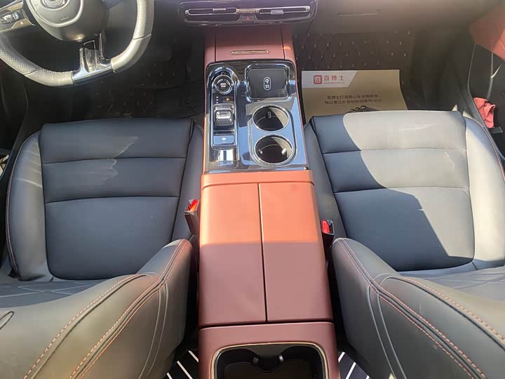 Фото 11 - GAC Trumpchi E8