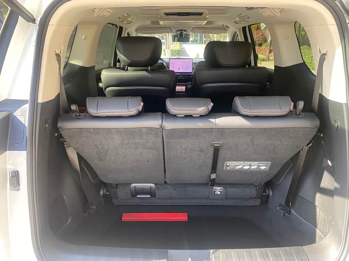 Фото 18 - GAC Trumpchi E8