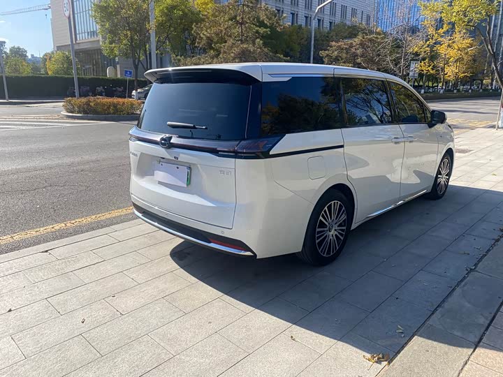 Фото 4 - GAC Trumpchi E8