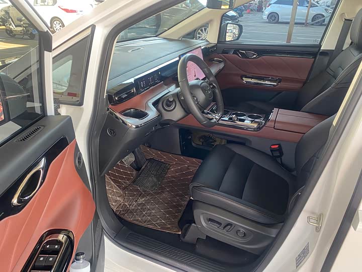 Фото 6 - GAC Trumpchi E8