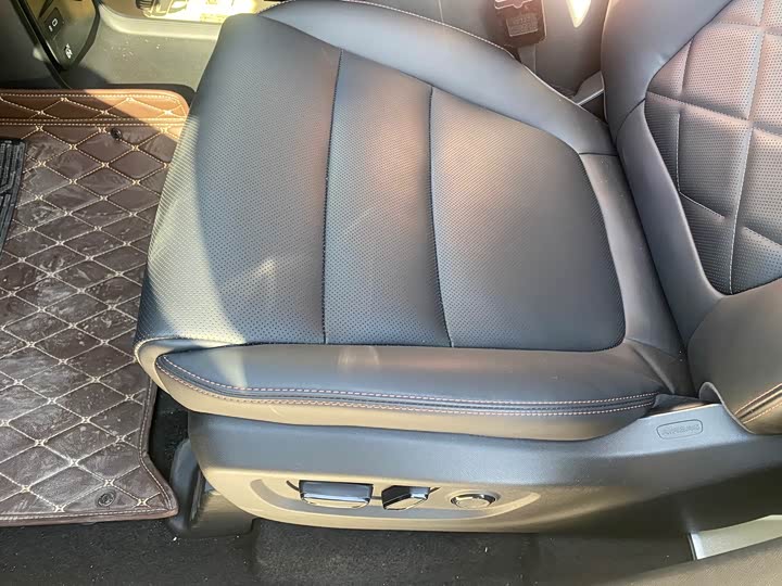 Фото 9 - GAC Trumpchi E8